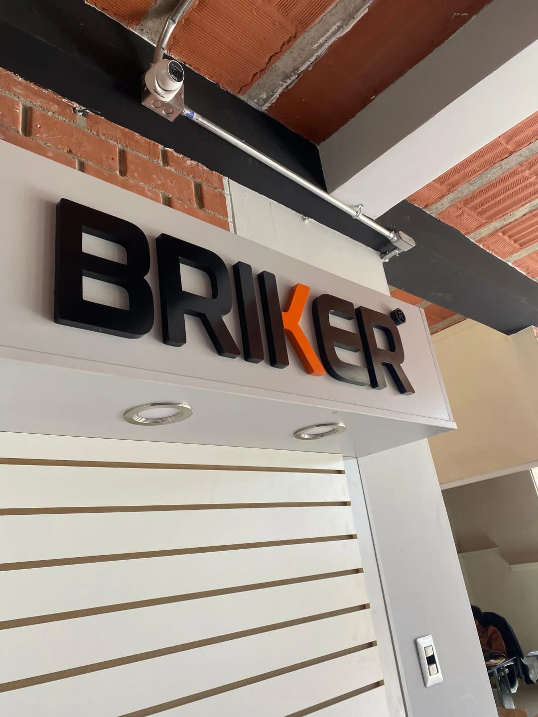 Letreros y Letras en MDF y PVC