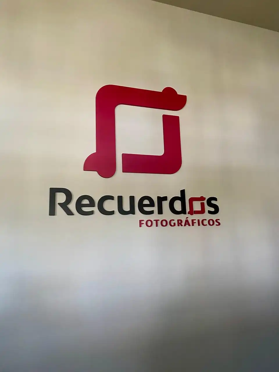 Letreros y Letras en MDF y PVC