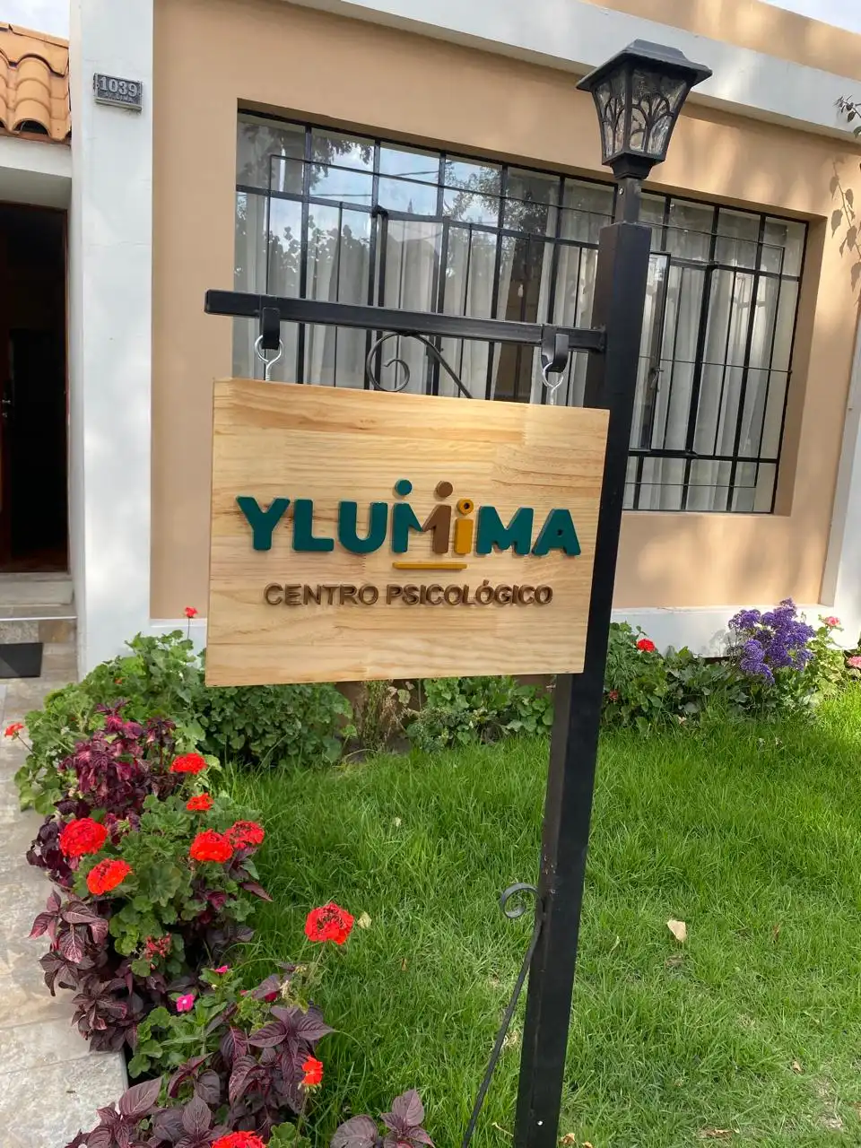Letreros y Letras en MDF y PVC