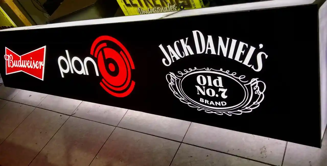 Letreros y Letras en Luminoso